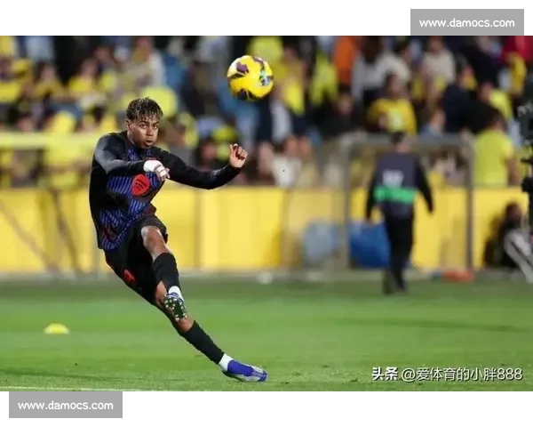 亚马尔双喜临门!18 岁生日正式接过 10 号球衣并续约至 2031 年 亚马尔双喜临门!18 岁生日正式接过 10 号球衣并续约至 2031 年