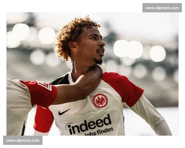 英超三强争夺埃基蒂克,曼联领跑 1 亿欧锋线战