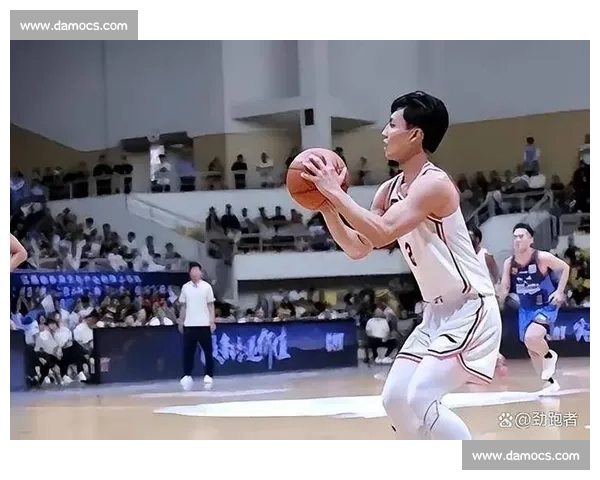 遮天蔽日!考辛斯中国行大帽徐杰 赛后击掌引热议